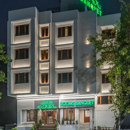 Hotel Apex Surat Bagian luar foto