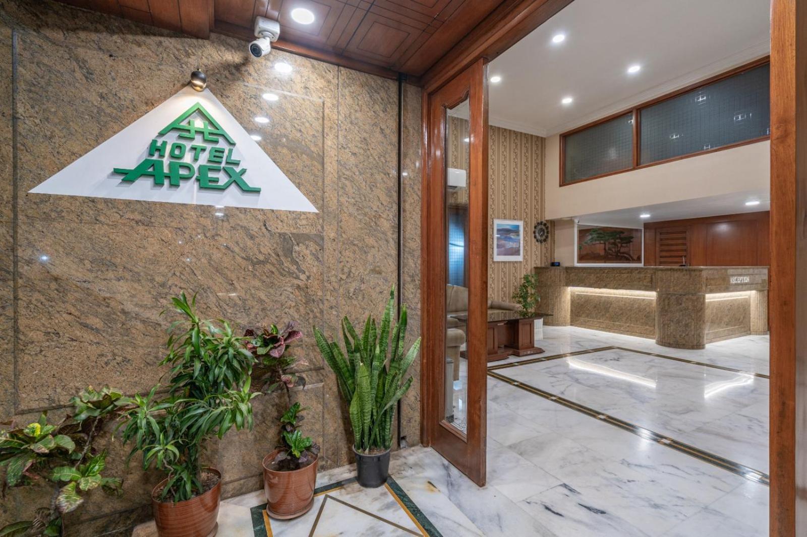 Hotel Apex Surat Bagian luar foto