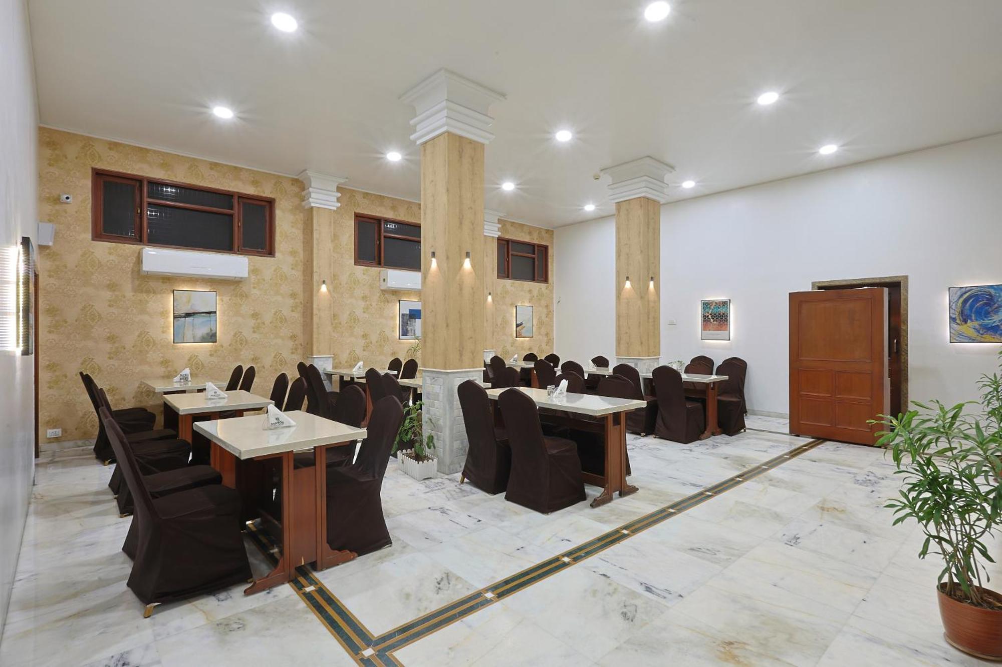 Hotel Apex Surat Bagian luar foto