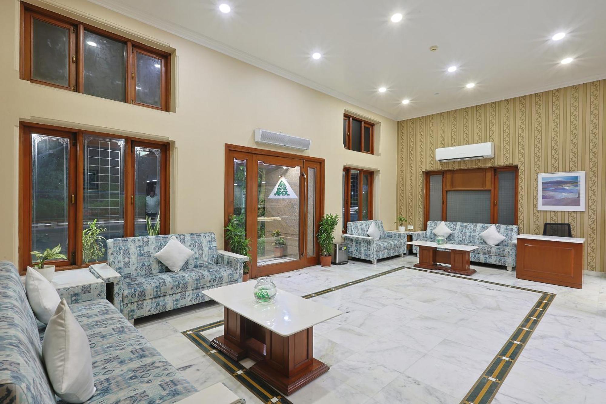 Hotel Apex Surat Bagian luar foto