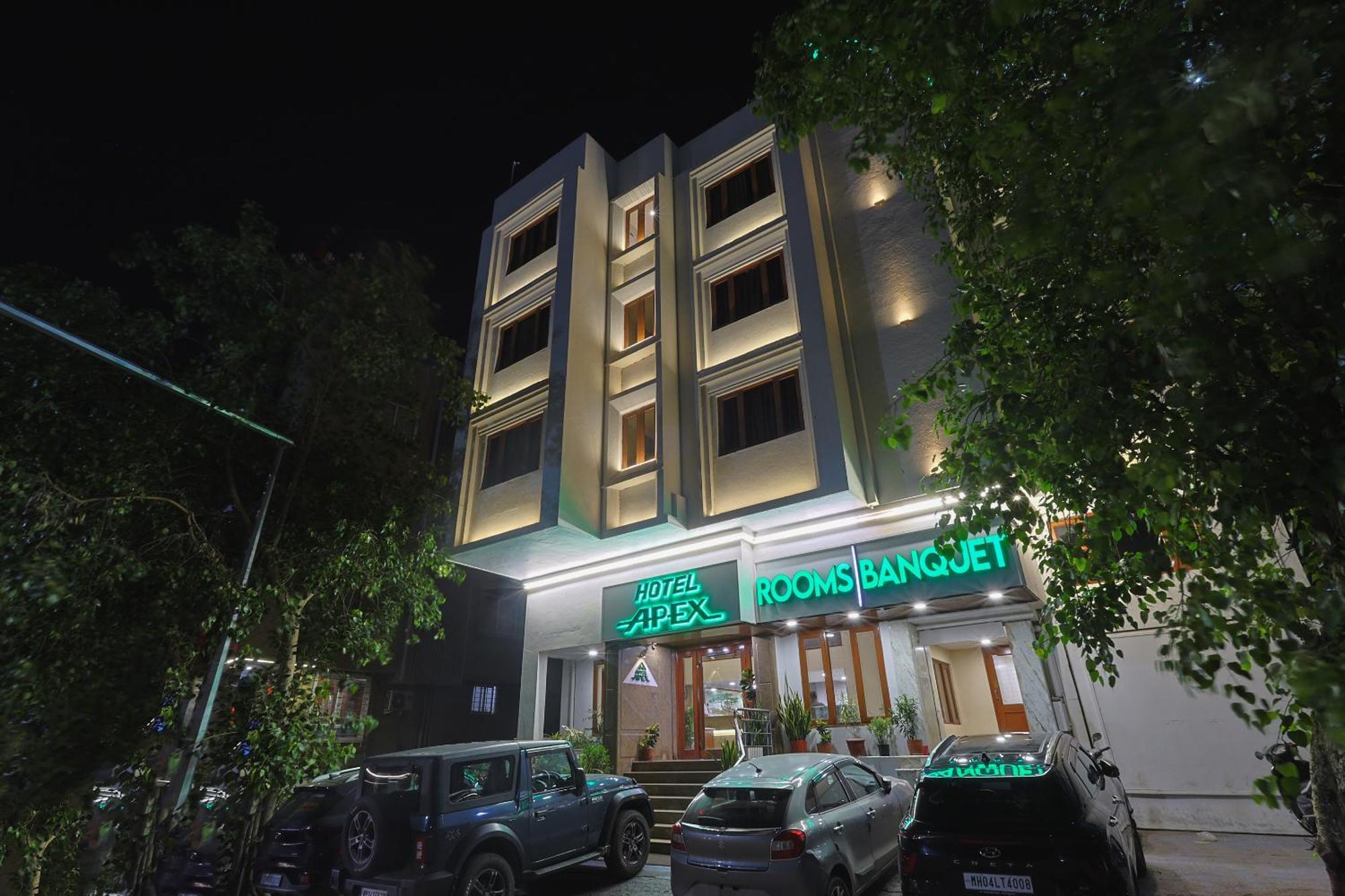 Hotel Apex Surat Bagian luar foto