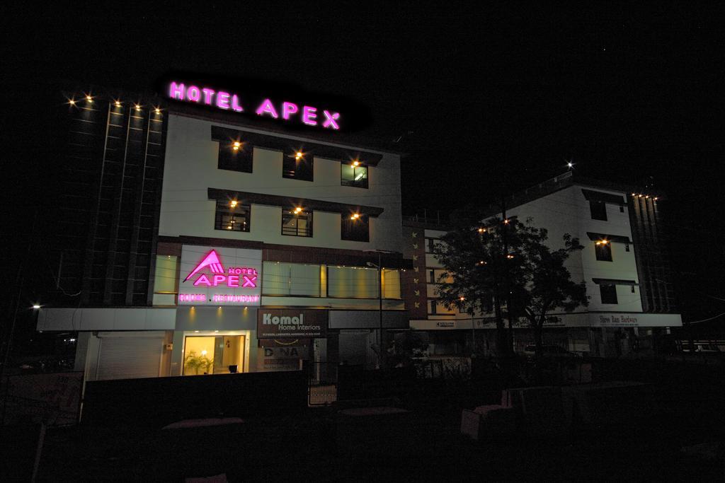Hotel Apex Surat Bagian luar foto