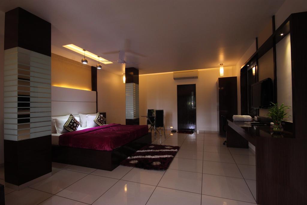 Hotel Apex Surat Ruang foto